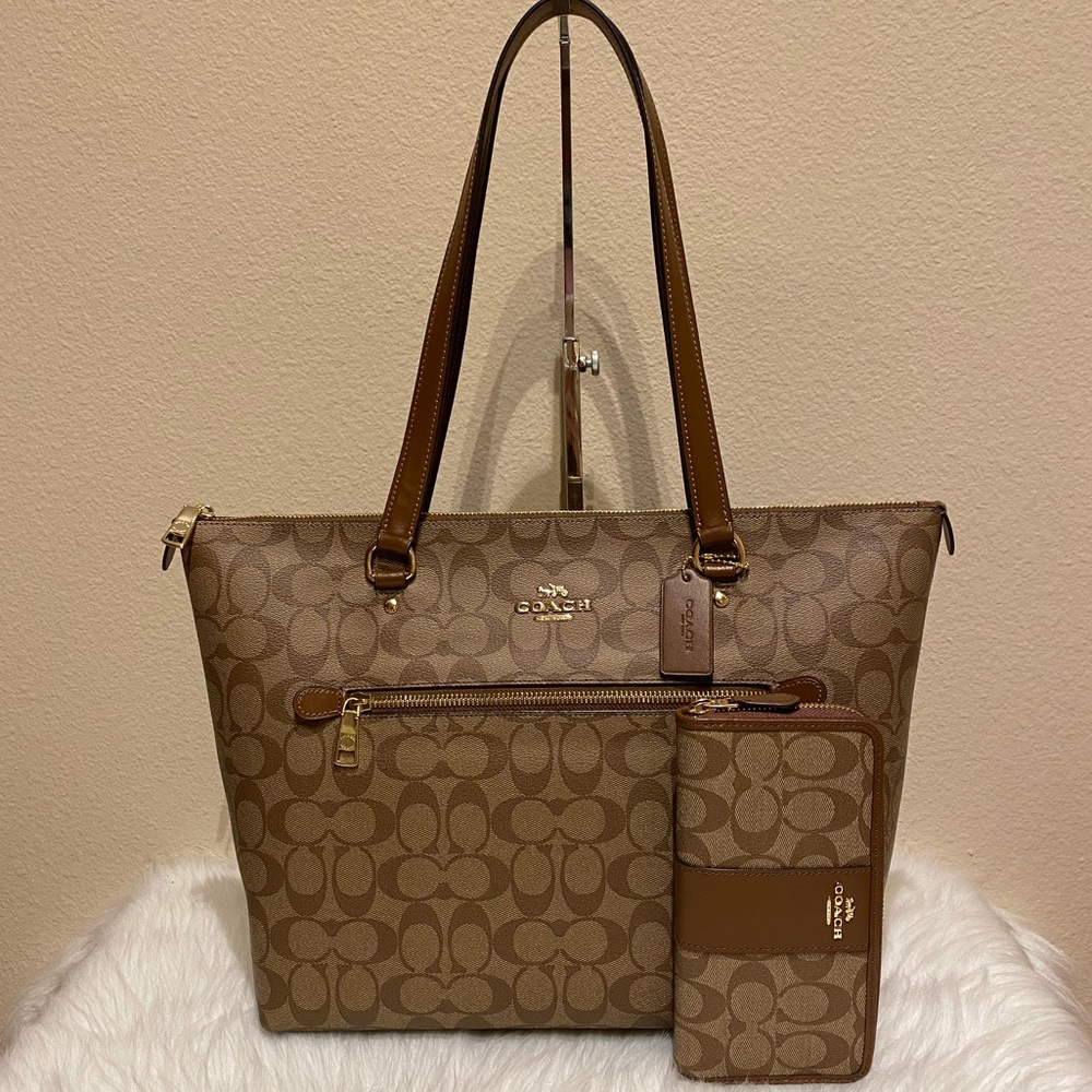 Coach purse and wallet set